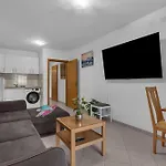 Harmony Of Five Apartment